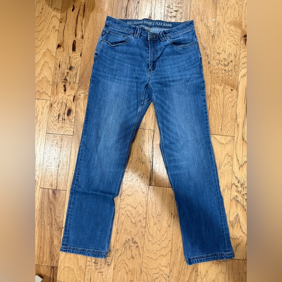 NWOT Duluth Trading Co. Men's
Ballroom Double Flex jeans Rain Medium Wash 33x34 - Picture 6 of 16